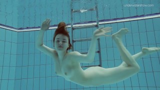 Underwater Show Nejžhavější Plavání Kotě Vůbec Lada Poleshuk