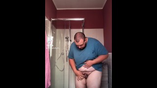 21-year-old obese seeks to extend his cock with a filter on tiktok.