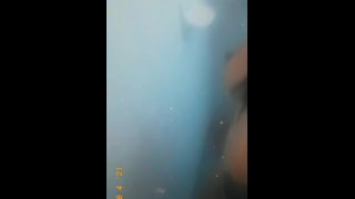 Me baño mis enormes tetas y me toco un poco mi clitoris big boobs set so hot latín boobs