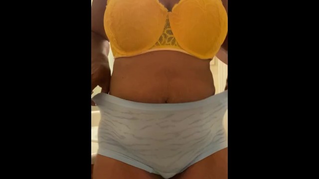 CC theNigerian African Goddes чувствует себя самой