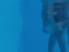 The pool boy and the sexy milf - Dreamescapades
