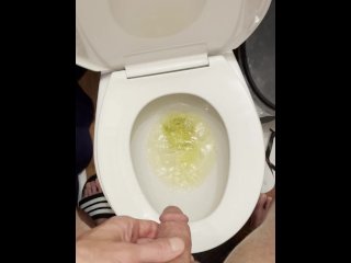 Quick piss in the toilet
