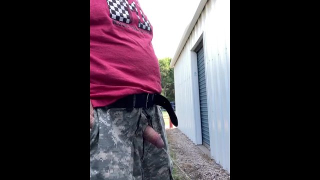Outdoor short piss