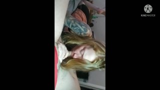 Cheating vriendin video's pijpbeurt voor cuckold vriendje