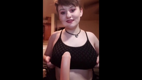 I love the way fat girls suck dick!