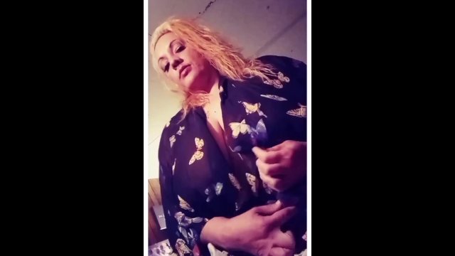 Milf rides Dildo