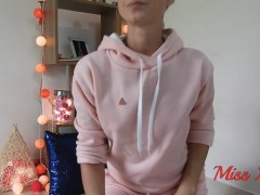 Video HD HOT AMATEUR GIRL SQUIRTING ON HER ON FACE IN PINK HOODIE - MissAnja