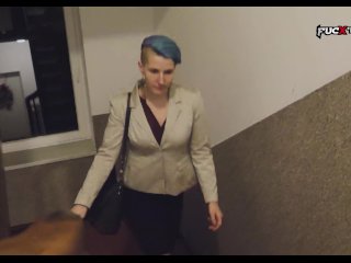 Clip 94A-a Punkerin Im Office Outfit Duscht Sich, 11:15min, Sale: €6