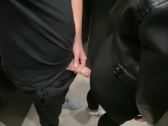 Я Насадил На Член Игривую Незнакомку С Огромным Задом В Черных Лосинах В Подъезде И Кончил Ей В Рот - Screenshot 2 of 16 - Outside Public Sex