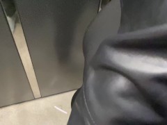 Я Насадил На Член Игривую Незнакомку С Огромным Задом В Черных Лосинах В Подъезде И Кончил Ей В Рот - Screenshot 4 of 16 - Cum Too Fast