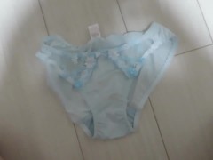 水色のパンティーに精液ぶっかけ！ - Screenshot 4 of 16 - Japanese