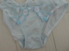 水色のパンティーに精液ぶっかけ！ - Screenshot 5 of 16 - Bukkake