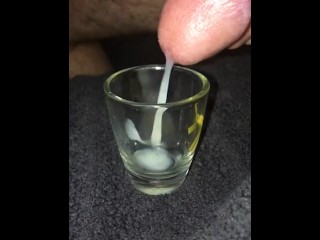 Небольшой промах в начале, замедленная съемка спермы