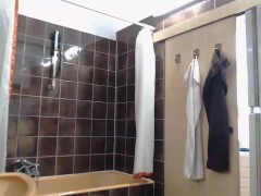 Showering LIVE - Screenshot 1 of 16 - Shower Scene