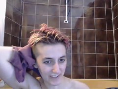 Showering LIVE - Screenshot 10 of 16 - Mfc
