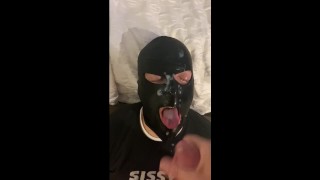 Faggot cocksucker meets a fan, gets a great facial