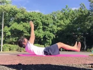 A Japanese idol who masturbates with a mattress in the park!【Techno break】【Black out】