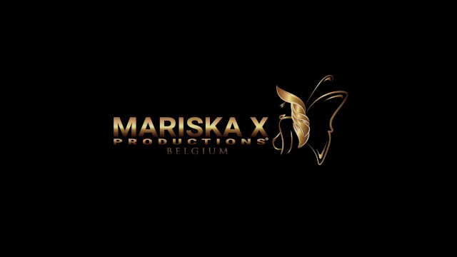 MARISKAX Medusa tastes Mariska