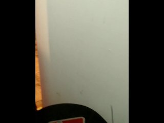 Me masturbo en el probador de una tienda sin que se den cuenta en publico REAL PUBLIC