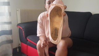 My smelly flat shoes make me wet - latinafeet386