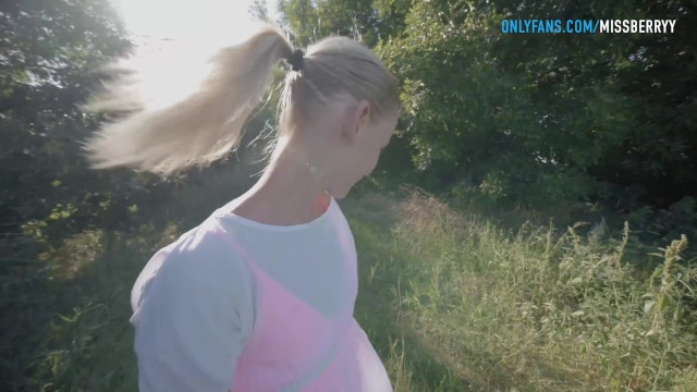 Outdoor Risky Sex and Sloppy Blowjob in the Park (really Nervous) porn video by Little Berryy, Carry Light