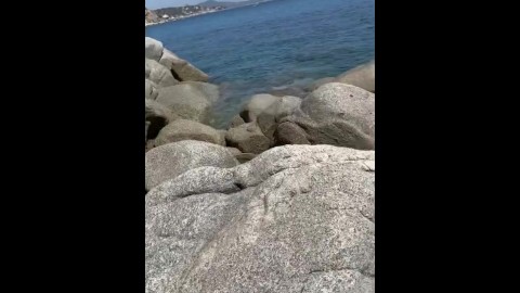 She gives me a blowjob in Sardinia in front of a crystalline sea, happy holidays to all 😜 enjoy