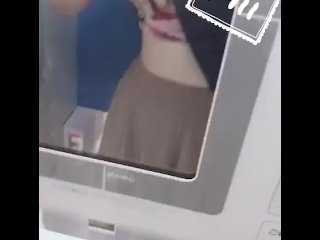 【野外露出】人混みの多い場所にある証明写真機でおっぱい丸出しにして興奮する変態OL　Hentai Japanese gets excited by exposing her boobs  in a c