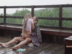 Video Sex in the pouring rain!