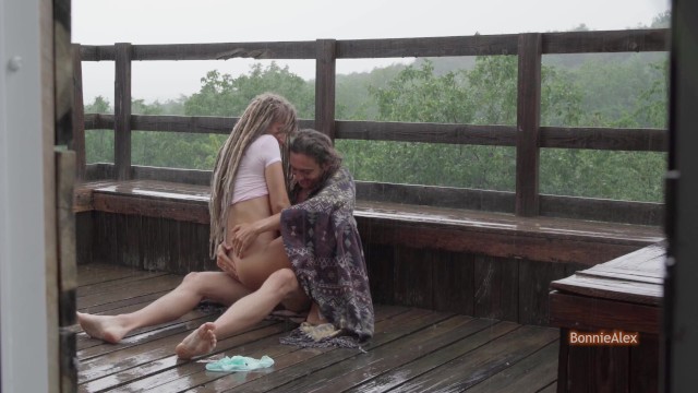Romantické mrdání v dešti na terase, to je tak sladké! - Jenporno.cz