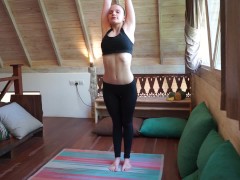 Video Fit girl in YOGA leggings gets fucked and gets cum in her mouth