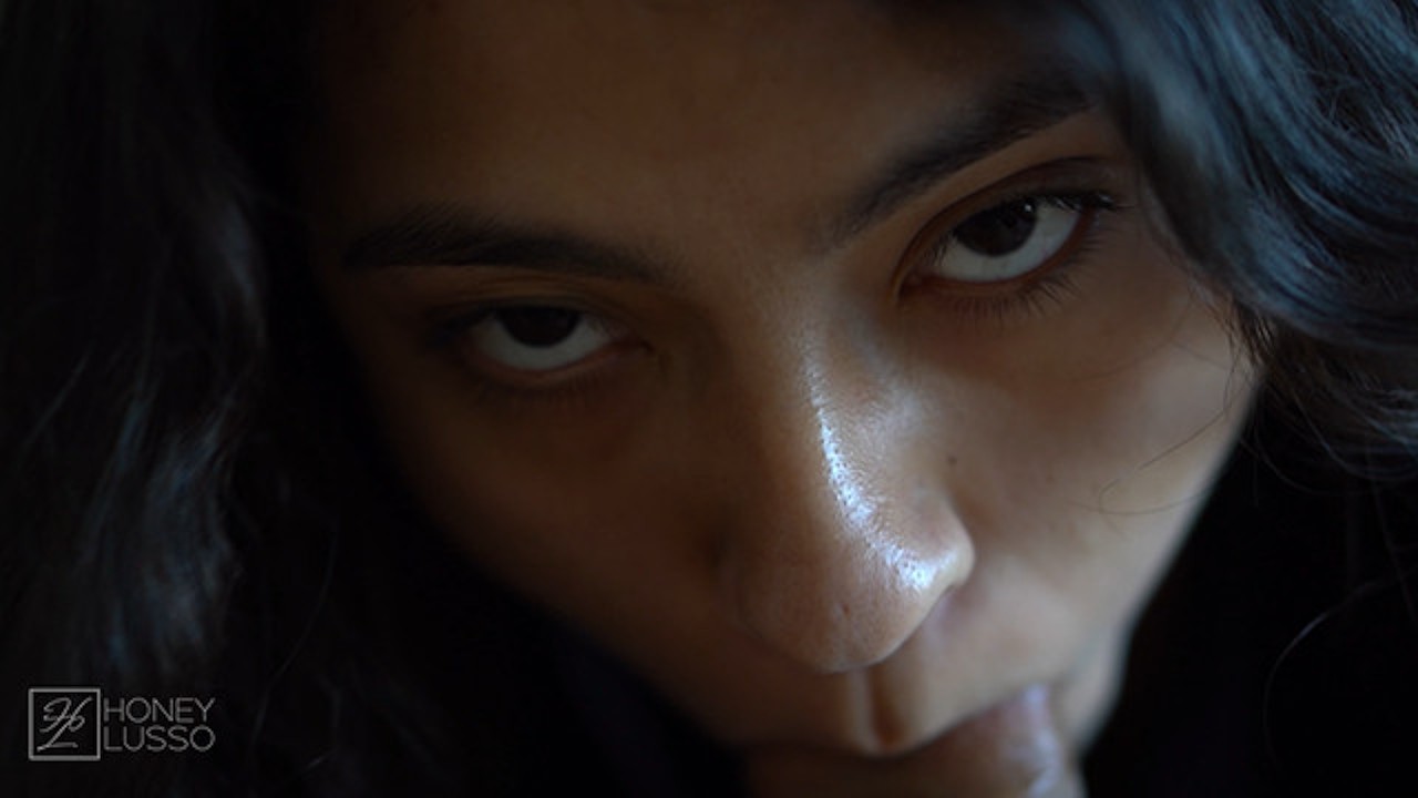 HONEY LUSSO - She wanted to swim at the resort we stayed, My cum swam down  her throat!