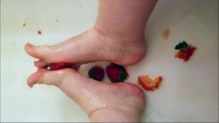 Sexy Footsie Shower Strawberry Squish