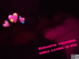 Romantisch Aanraken Tijdens Het Liggen in Bed
