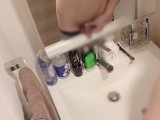 [Mirror pee] I'll pee with two dicks