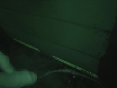 夜明け前に野外放尿 - Screenshot 10 of 16 - Midnight Prowl