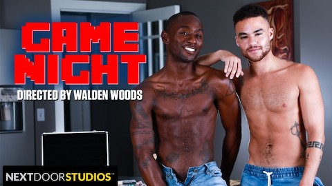 Game Night verandert in BBC anaal voor 2 Ebony hotties - NextDoorStudios