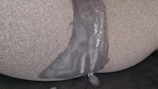 ENORME creampie en leggings antes de la masturbación desordenada