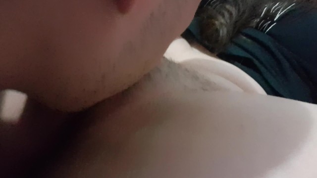 私は学校から私のガールフレンドにオーラルセックスをします