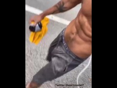 Amateur American Guy Shows Off His Nice Physique Body  6 Pack