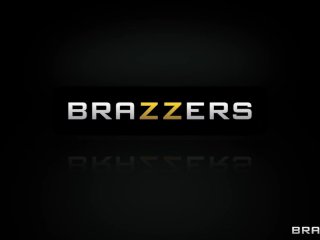 Roommates With Fuck Buddy Benefits 2 / Brazzers screenshot number 1
