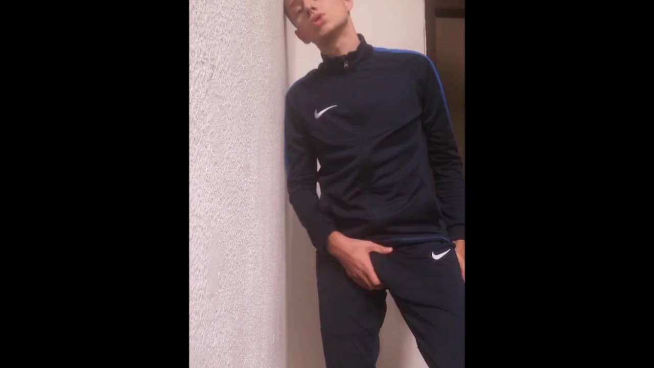 super HUGE SELF FACIAL IN NIKE TRACKIES (FULL VIDEO IN Justforfans and  ONLYFANS )