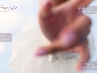 La mariée de luxe donne son corps à sa nuit de noces