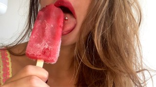 Certains contenus d'OnlyFans. Sucer une glace, se masturber et éjaculer ! - Le secret de Lucie