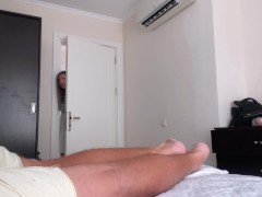 Video Risky to masturbate pussy in the room while my neighbor does not see