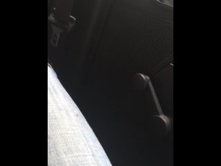 Шлюха заметила как я дрочу себе в рот