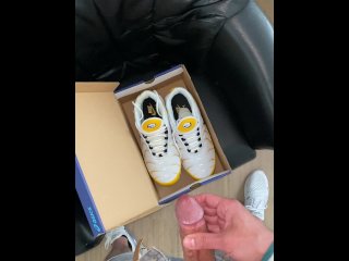 Cumming over friends Nike TN