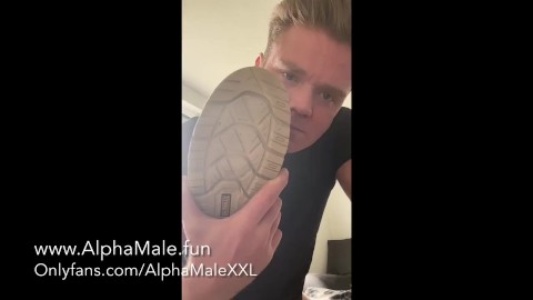 Straight British Builder Tells Off Gay Guy For Wearing His Work Boots Around The House AlphaMaleXXL