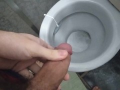 Morning pee with a boner 
