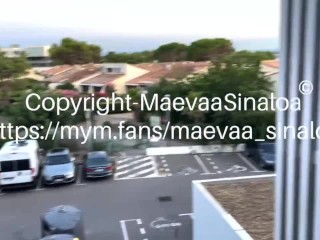 Maevaa Sinaloa - On suce et avale le sperme de 2 inconnus dans une cage d’escalier en public 