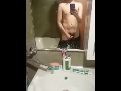 Одинокий дрочер ваня теперь уволен из КФС за это - Screenshot 2 of 16 - Virgin Boy